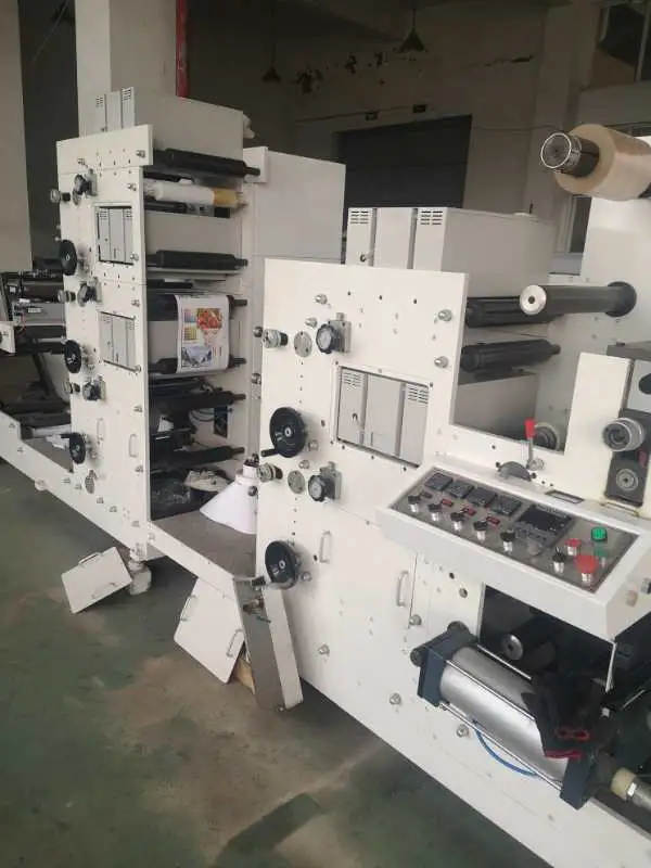 Sticker Label Flexodrukmachine 1300 mm met Ce-certificaat 5 kleuren rolpapier 1