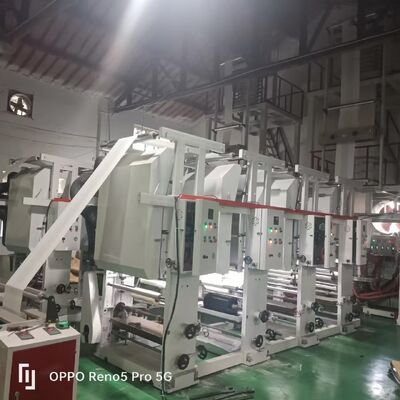 Diameter van de schroef 55 mm 2 of 65 mm 2 mm Film Extruder Machine Totaal vermogen 11-21kw Extrusiekapasiteit 100 tot 500 kg h voor Plastic Film Extrusion