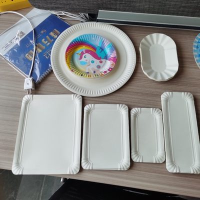 ontwerpdocument de vorm kleurrijk document van de Plaatmachine verschillend diep bord verschillend materiaal met film door plape met een laag te bedekken