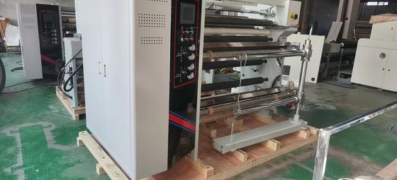 Automatische Spanning die Rewinder-Machine voor Zelfklevend niet Geweven Stoffenbroodje scheuren die Machine scheuren