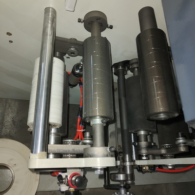 De de Drukmachine van hoge snelheidsflexo voor Maximumefficiency, Drukkleur is whitle, Band, Kraftpapier-document, inkt