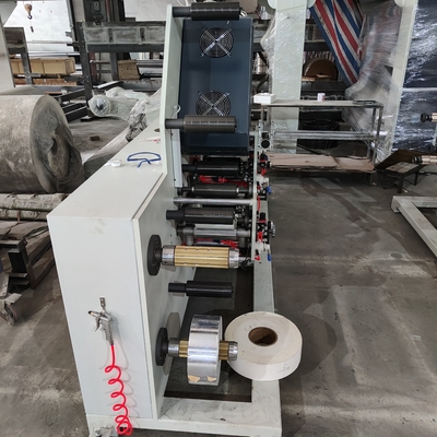 De de Drukmachine van hoge snelheidsflexo voor Maximumefficiency, Drukkleur is whitle, Band, Kraftpapier-document, inkt