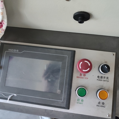 Niet-standaard kartonnen machine # decoratieve werken # voedselkarton # wegwerplunchbox # Hot-melt lijmproces
