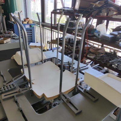 Niet-standaard kartonnen machine # decoratieve werken # voedselkarton # wegwerplunchbox # Hot-melt lijmproces