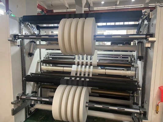 1350mm de Hoge snelheid 30g/M2~350g/M2 van Rewinder van de Bandsnijmachine
