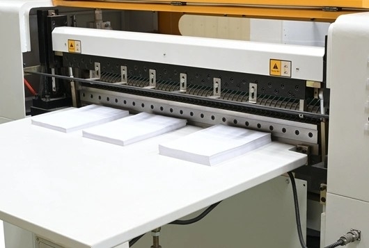 Automatische 1100mm maken Machine 600mm Aluminium in reliëfFolie