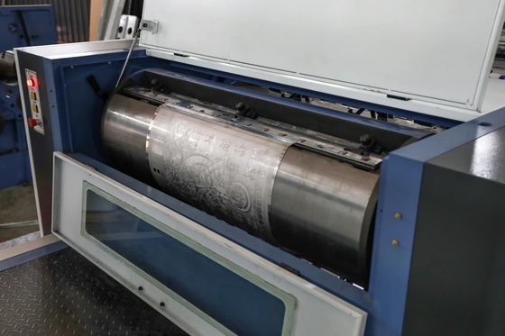De micro maakt Machine220v 380V 440V 415V Automatische Metaal het In reliëf maken Machine in reliëf