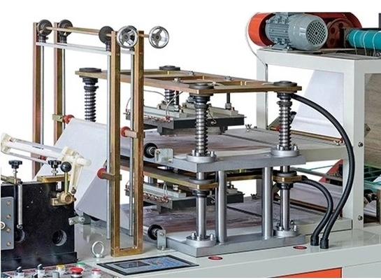 PE polyethyleen handhandschoen die machine maakt met PLC-besturing#polyethyleen draagtas die machine maakt#3600*1500*1950mm Dimensie