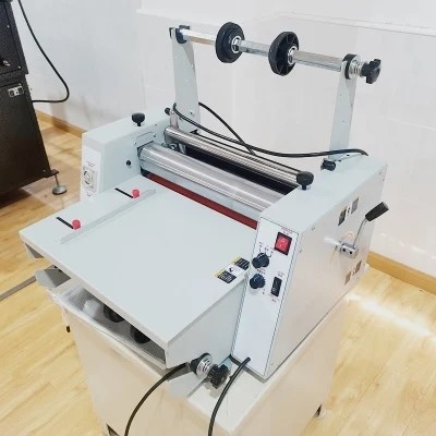 OPP 900mm Scheurende Rewinder-Machine 5m/Min Nonweaving Film Laminating