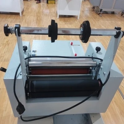 OPP 900mm Scheurende Rewinder-Machine 5m/Min Nonweaving Film Laminating